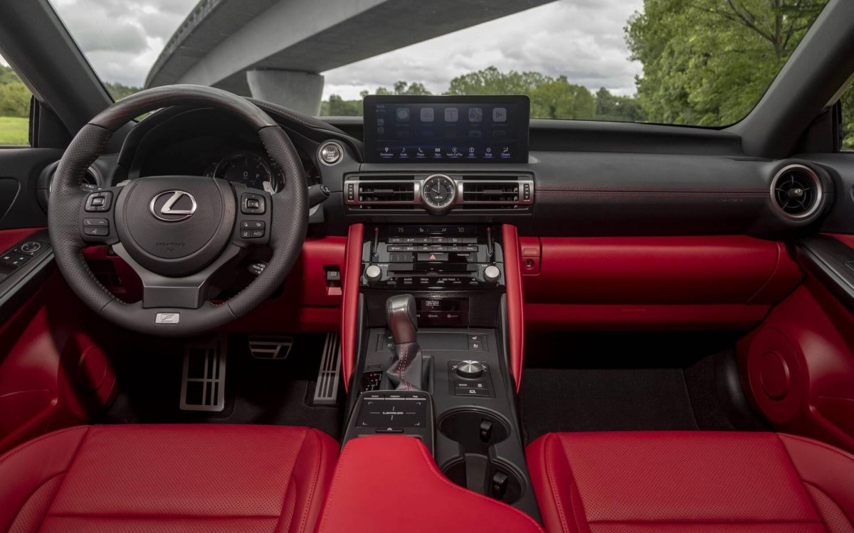 Lexus is 350 f Sport 2022