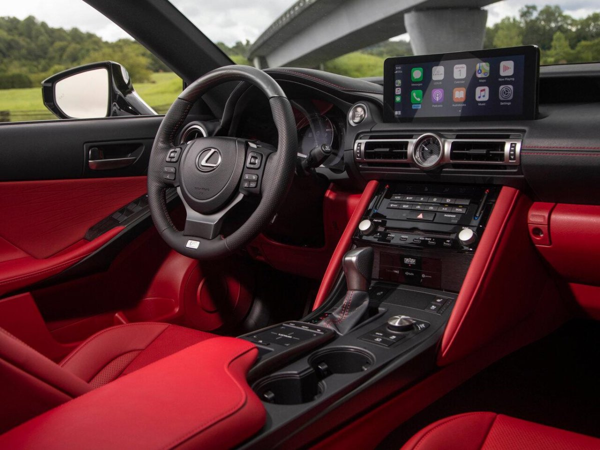 Лексус is 350 f Sport салон