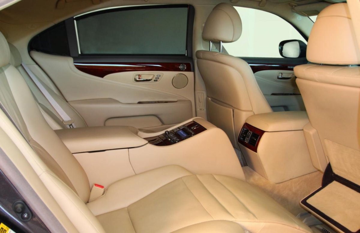 Лексус ls460 2022