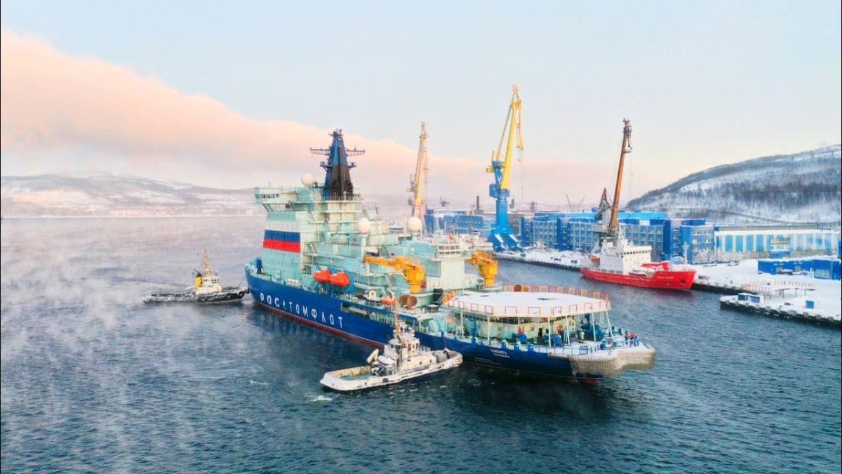 Ледоколы в порту Мурманска