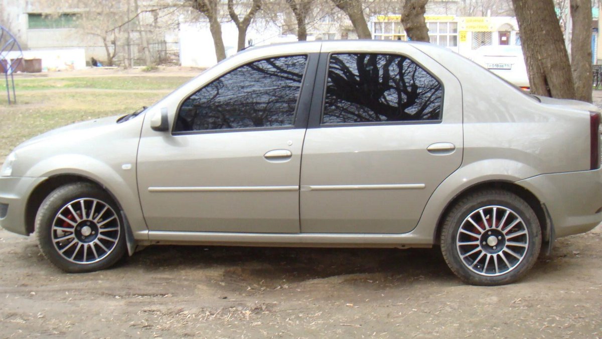 Renault Logan r16