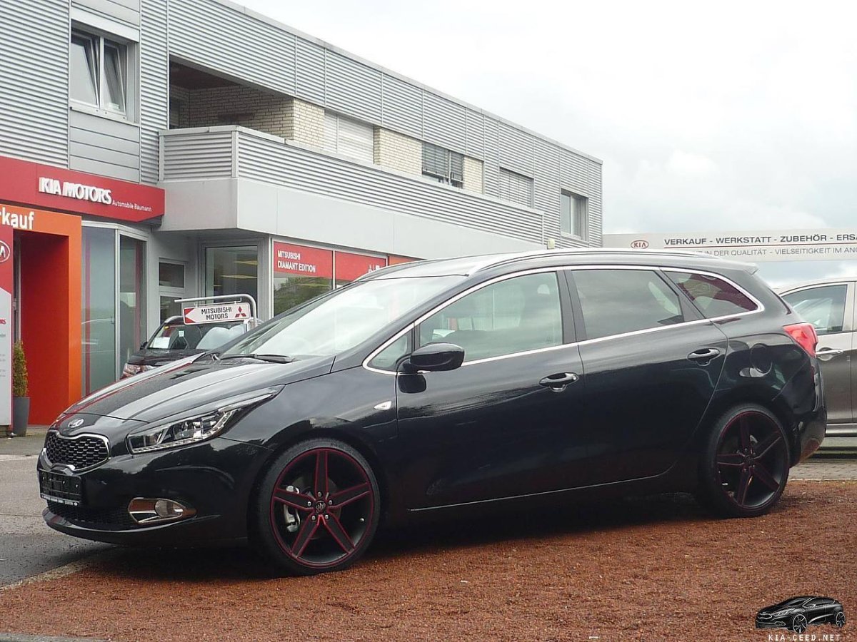 Kia Ceed SW 2014 черный