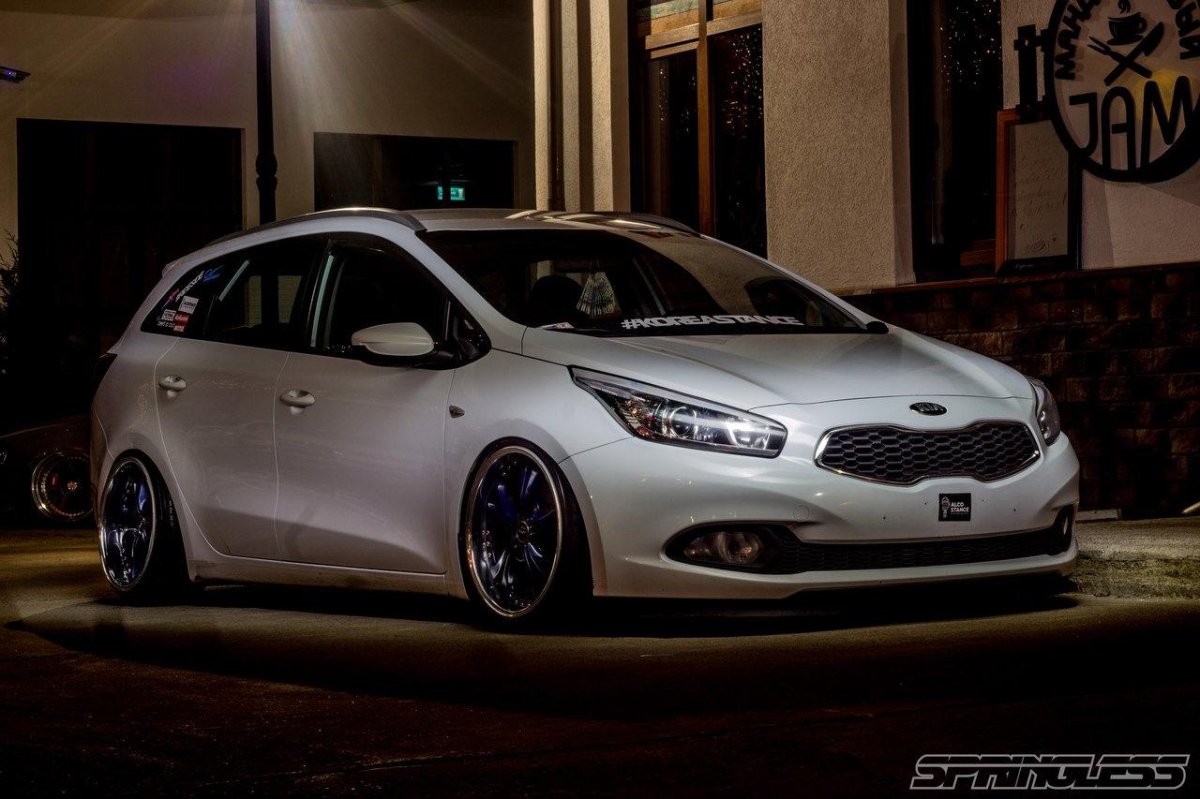 Kia Ceed 2 stance