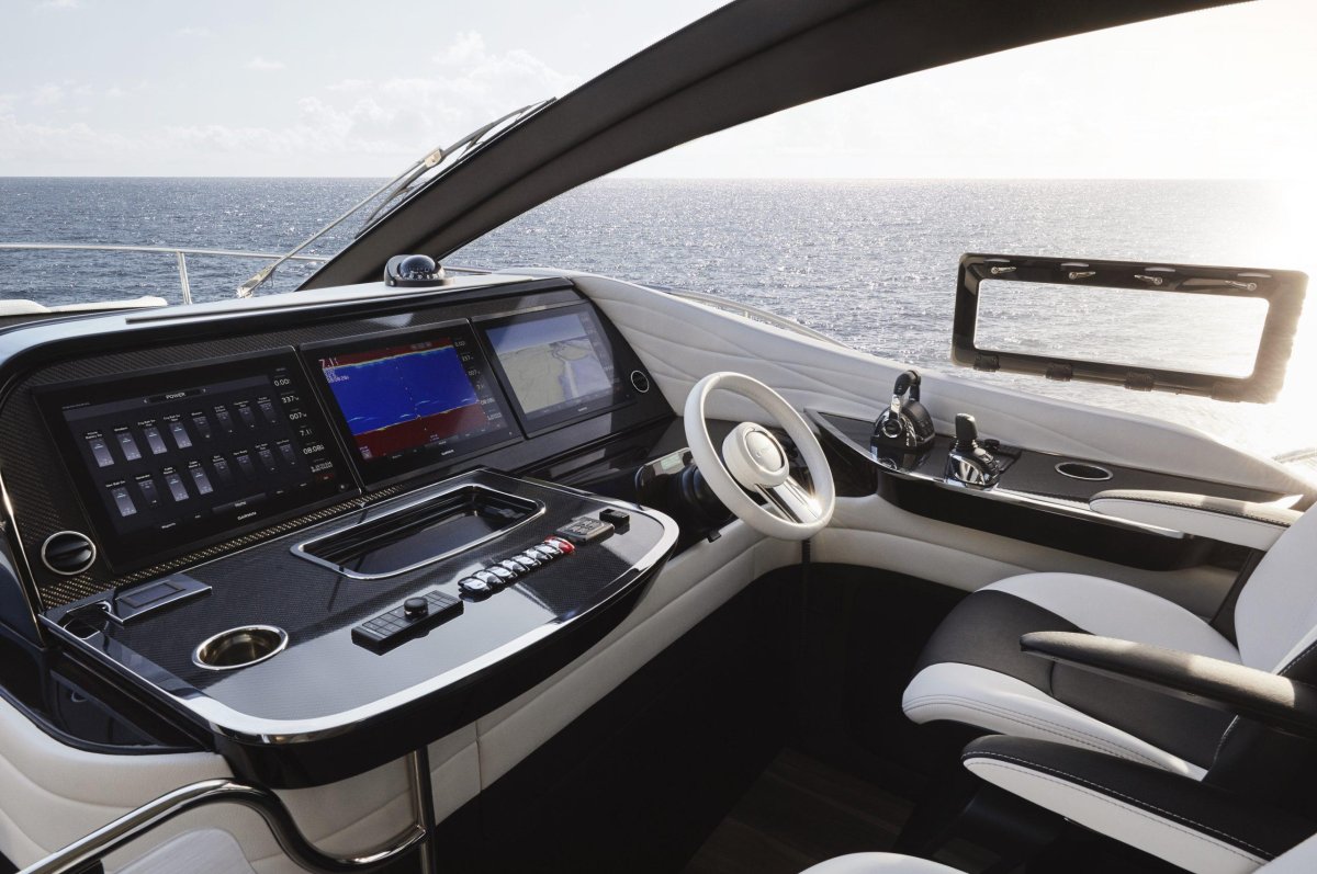 Яхта Лексус ly 650