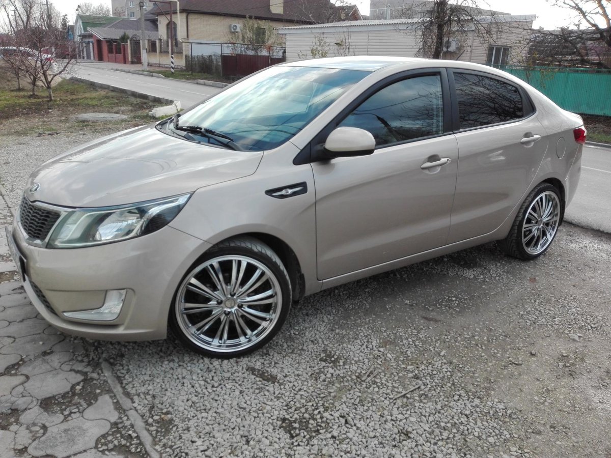 Kia Rio r19