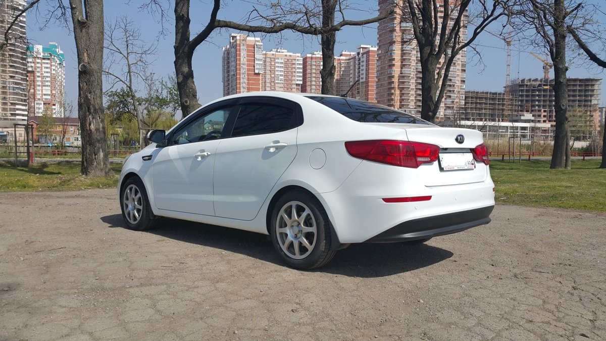 Kia Rio 4 r15