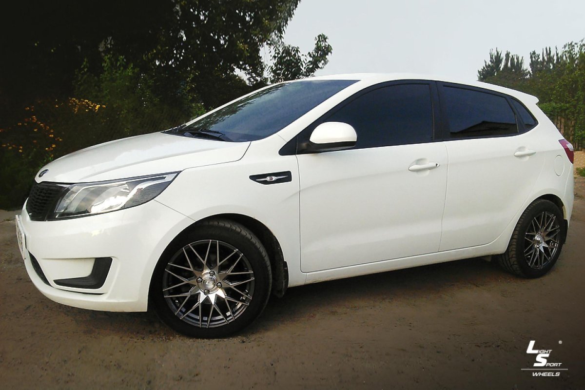 Kia Rio 4 r16