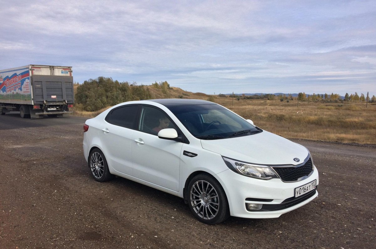 Kia Rio хэтчбек r16