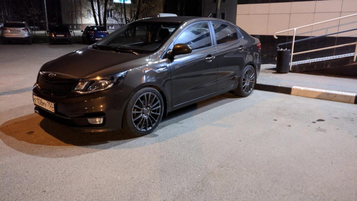 Kia Rio 2015 диски r16 черные