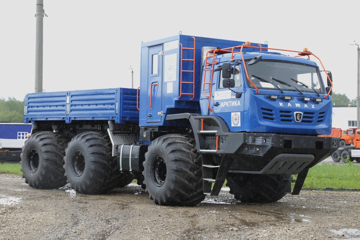 КАМАЗ Арктика 8х8
