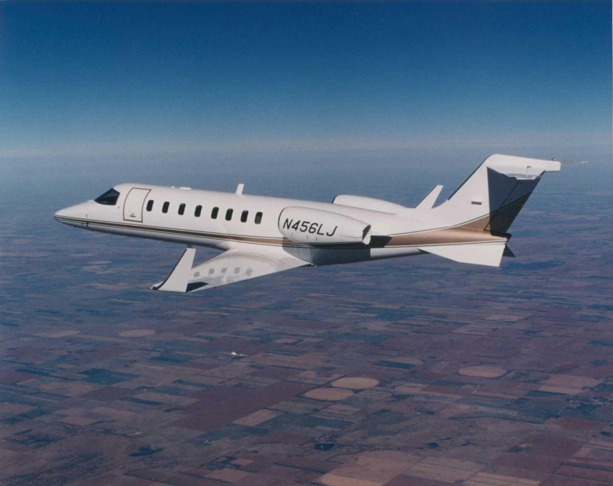 Learjet 23