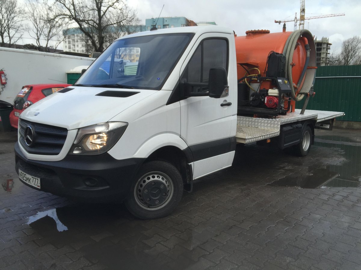 Спецавтомобиль для обслуживания биотуалетов на базе хёндай 78