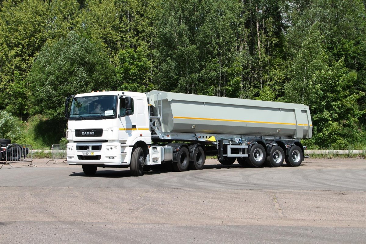 КАМАЗ 65206 самосвал