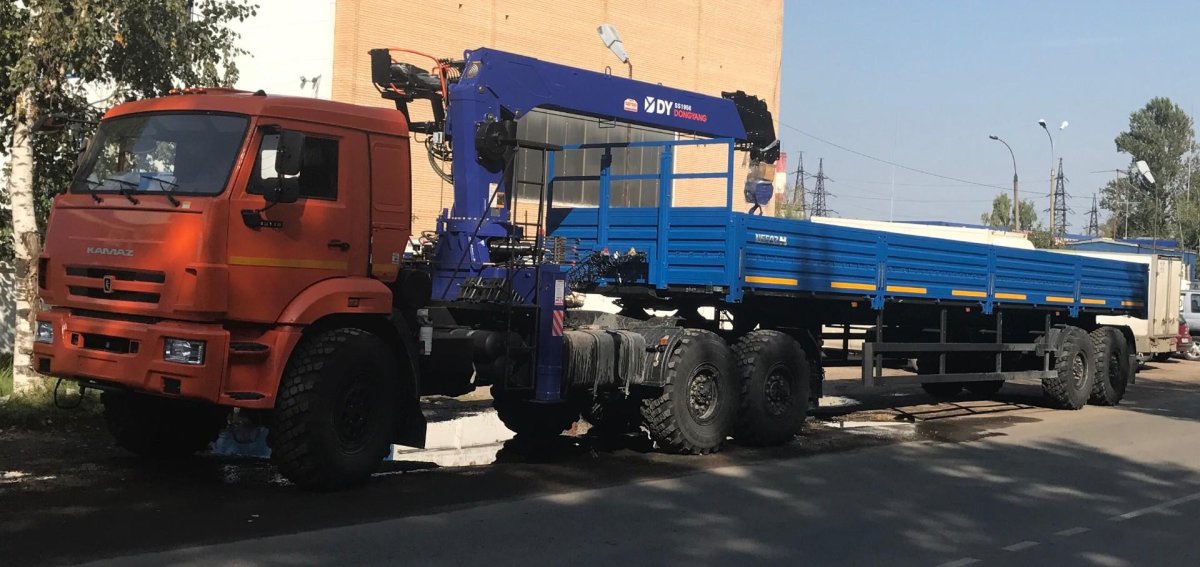 Седельный тягач КАМАЗ 43118 С манипулятором