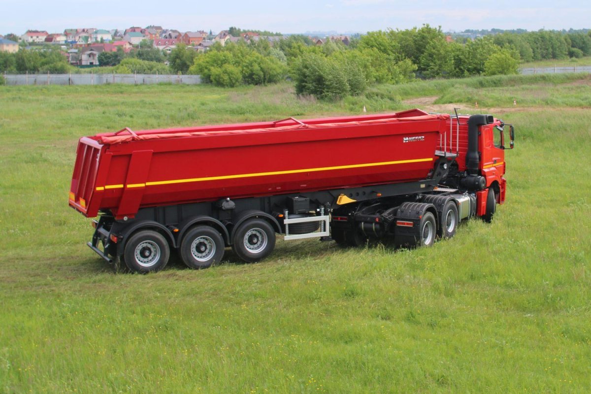 КАМАЗ самосвальным полуприцепом