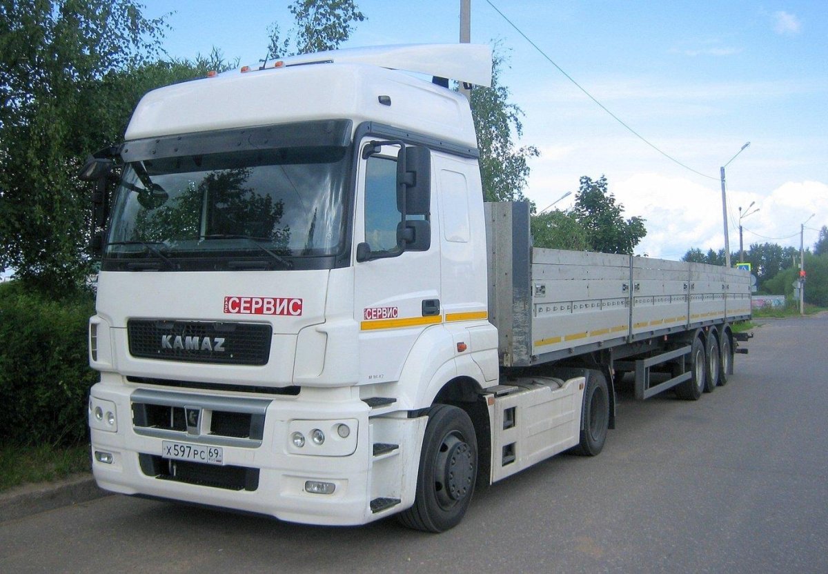 КАМАЗ 65207 тягач седельный