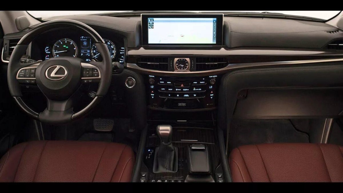 Lexus LX 570 2016 салон