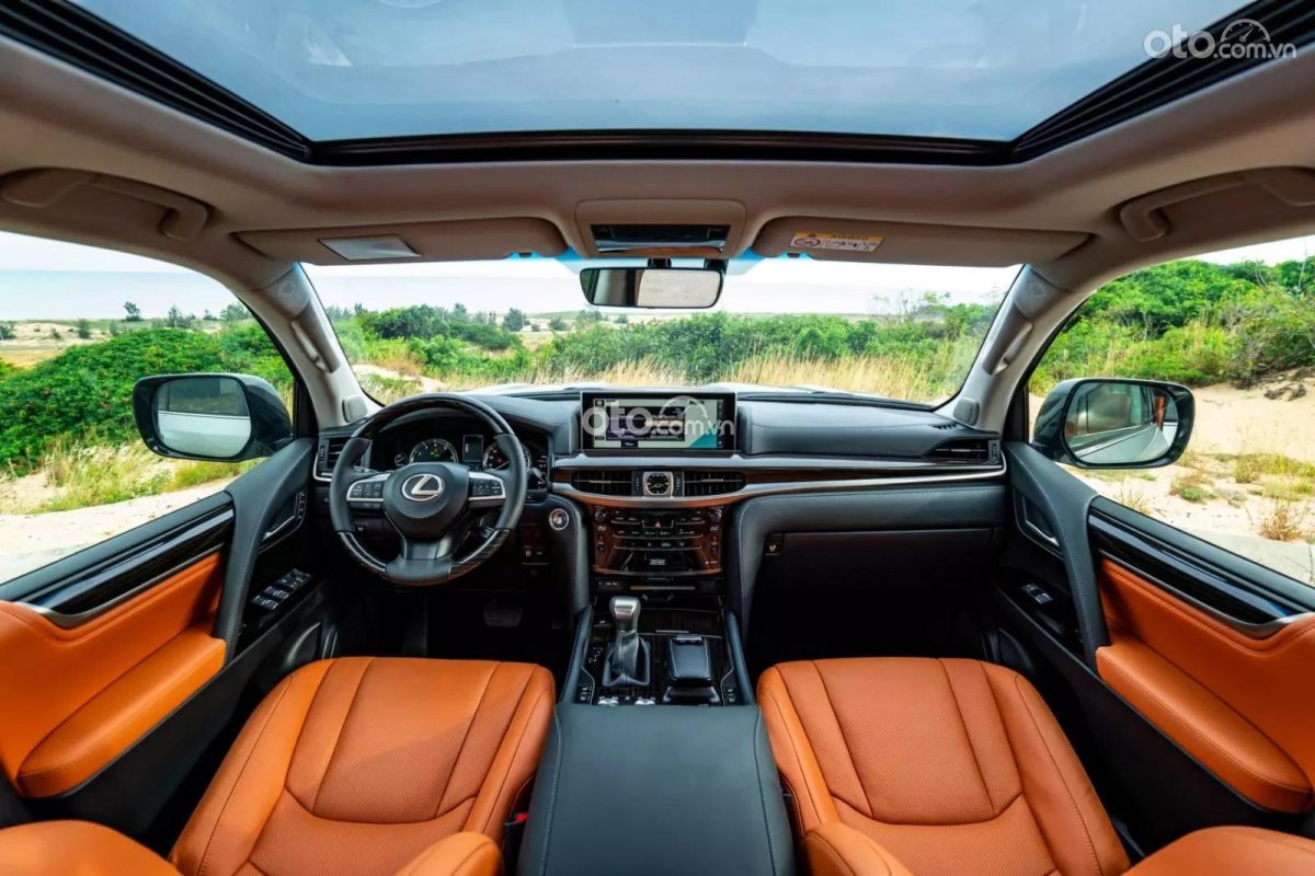 Lexus LX 570 2021 салон