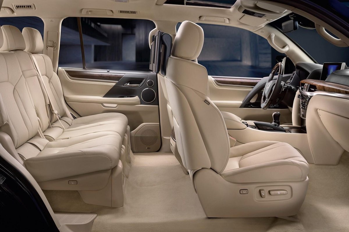 Lexus LX 570 Interior