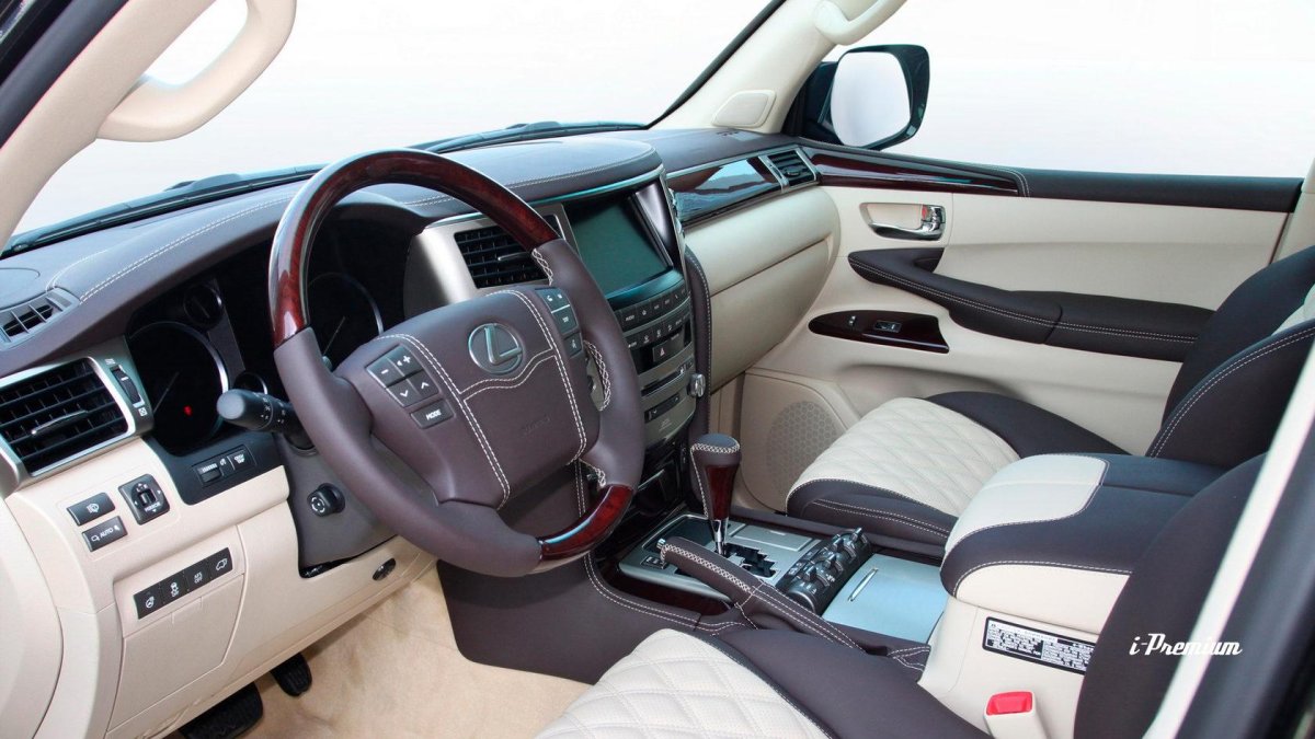 Lexus LX 570 светлый салон