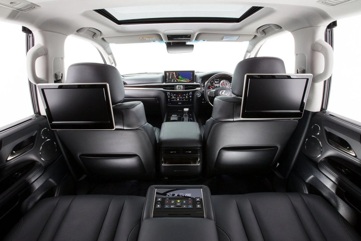 Lexus LX 570 Interior