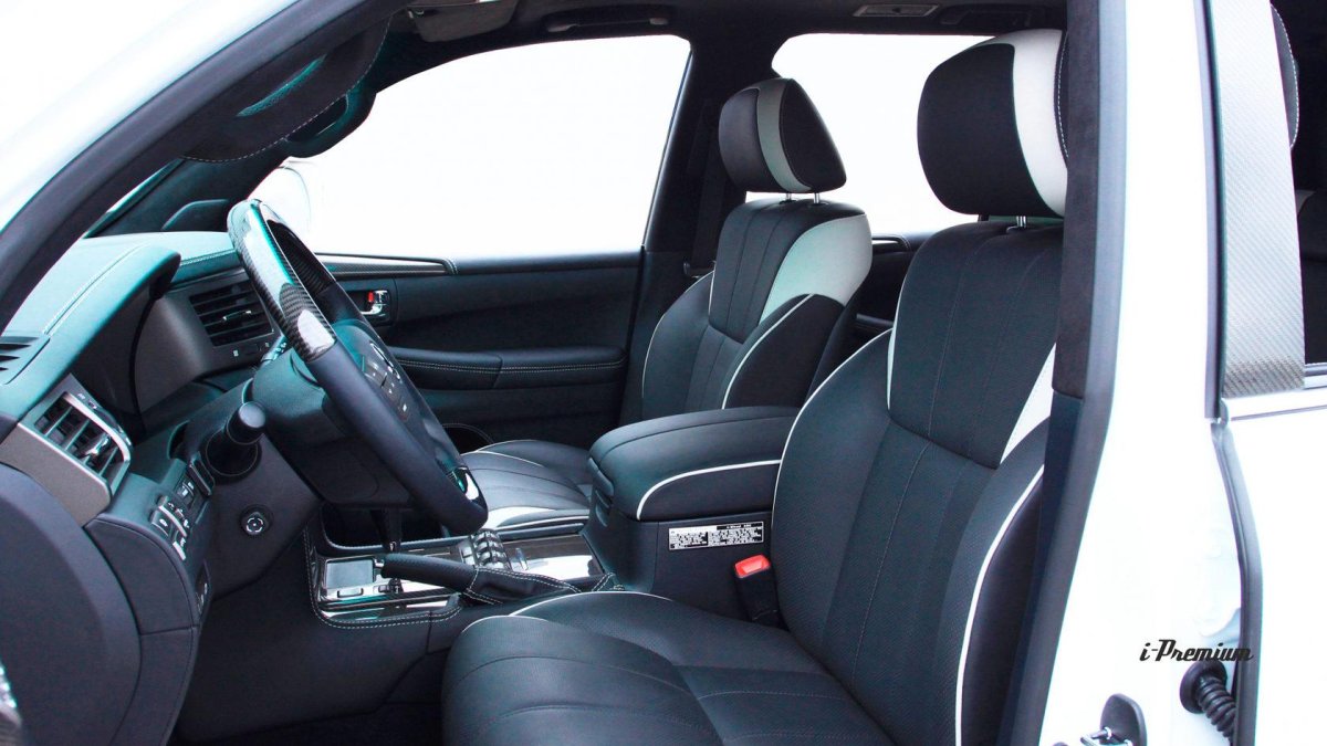 Lexus LX 570 перешив салона