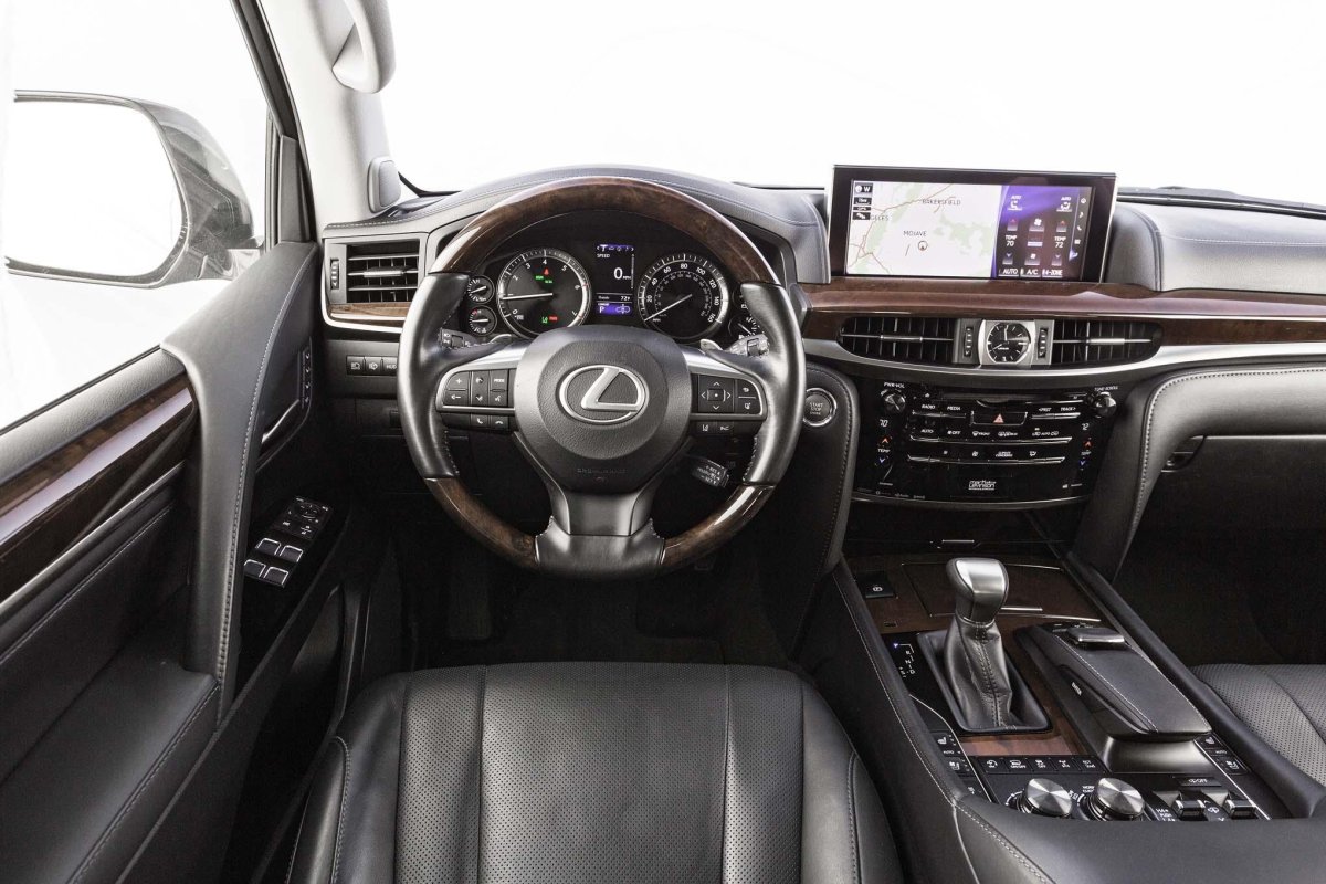 Lexus LX 570 2022 Interior