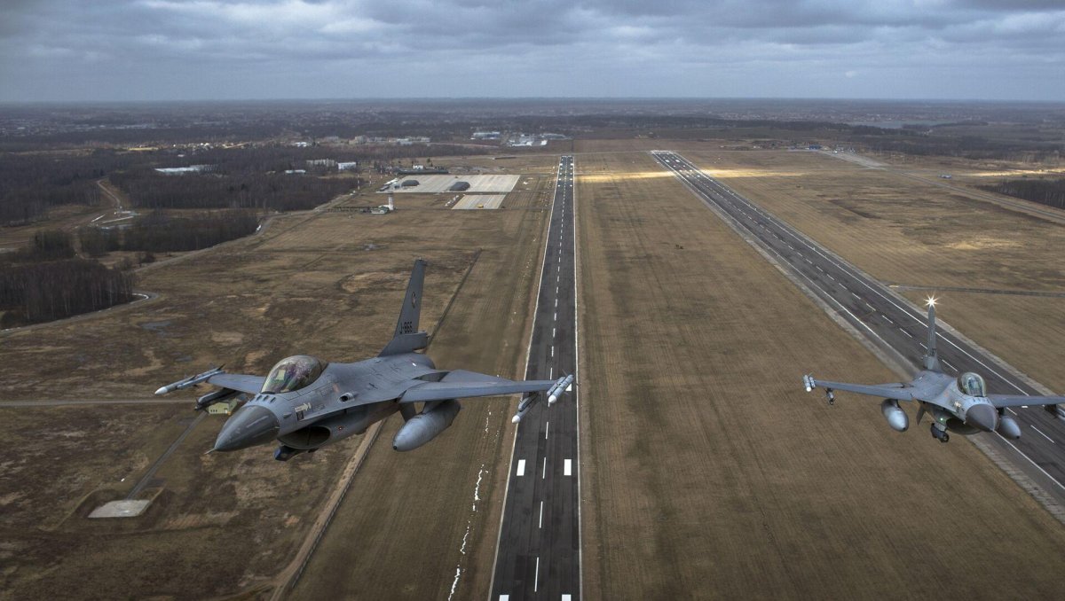 Авиабаза Зокняй Литва