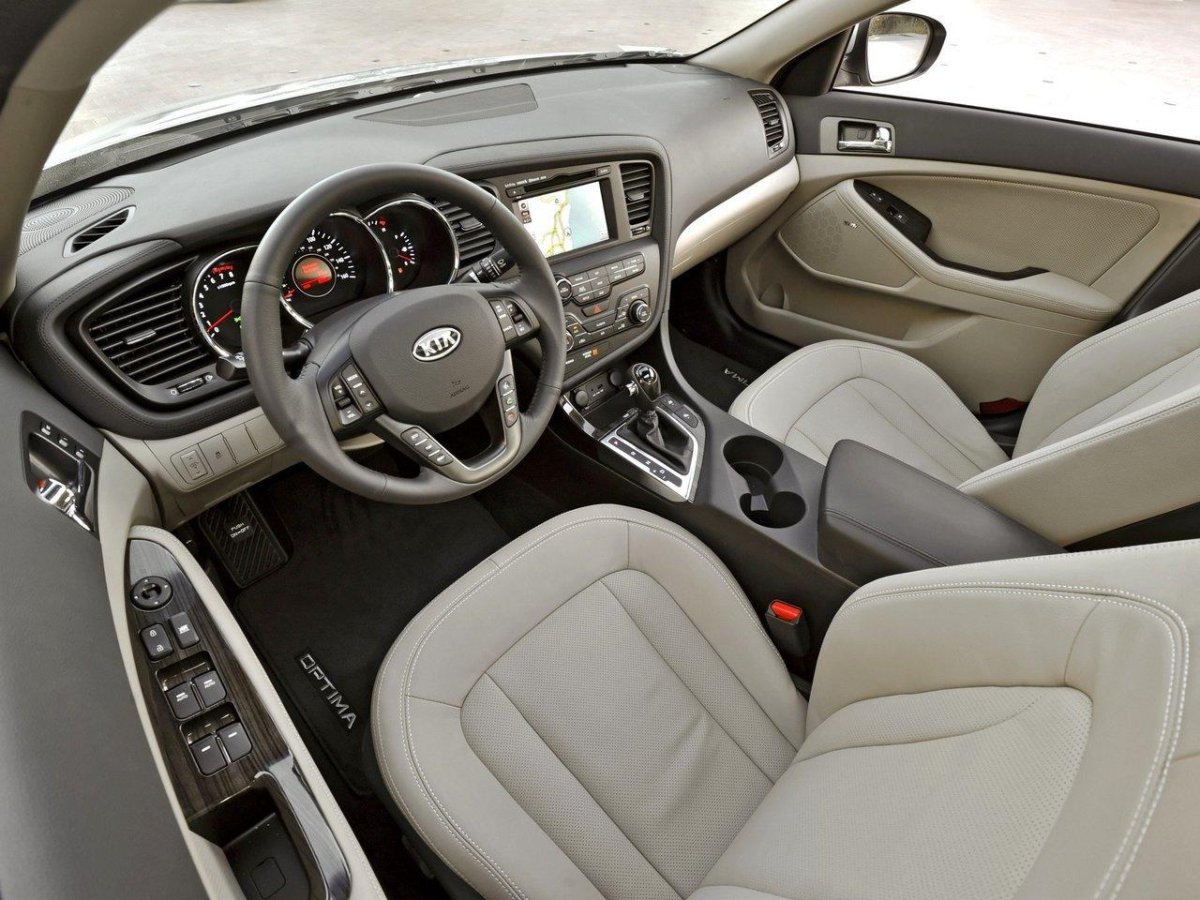 Kia Optima 2012 салон