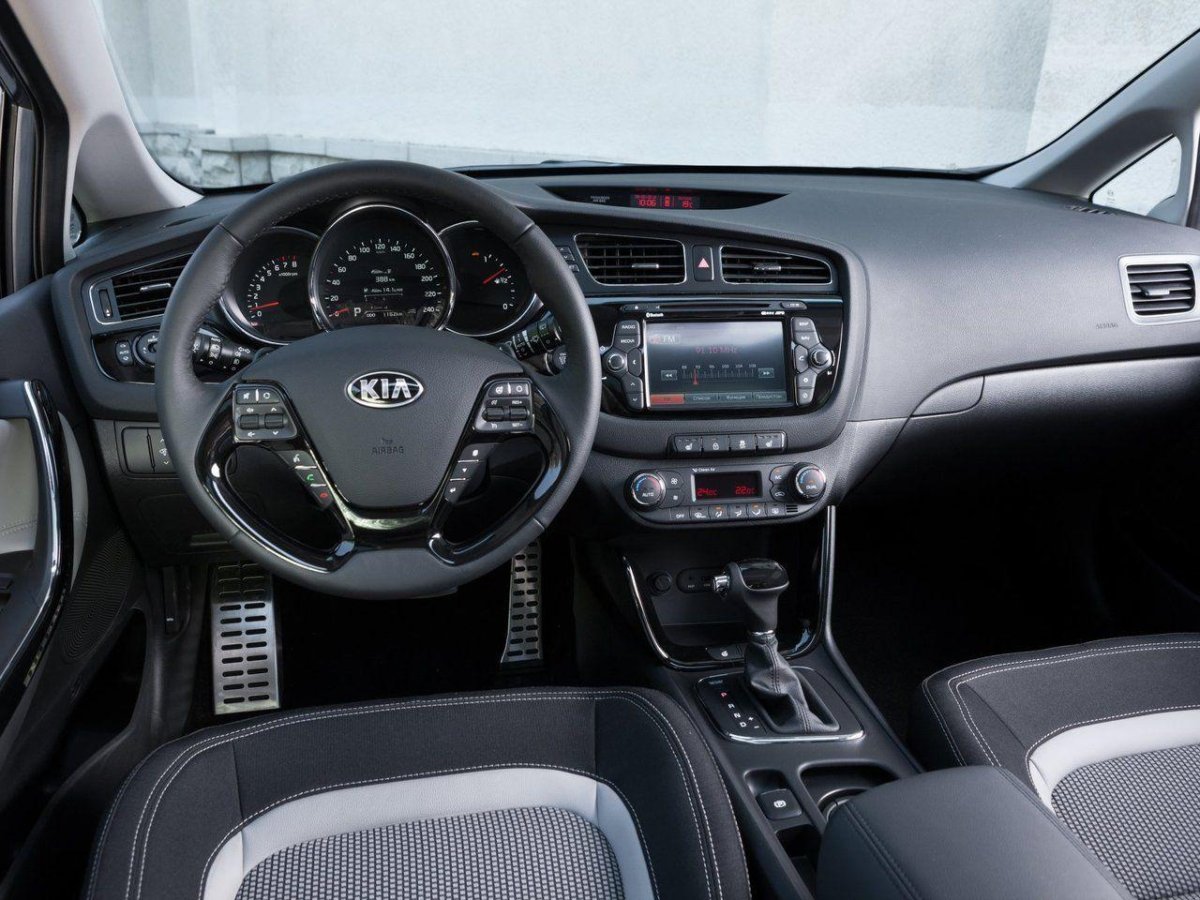 Киа СИД 2 2013 салон