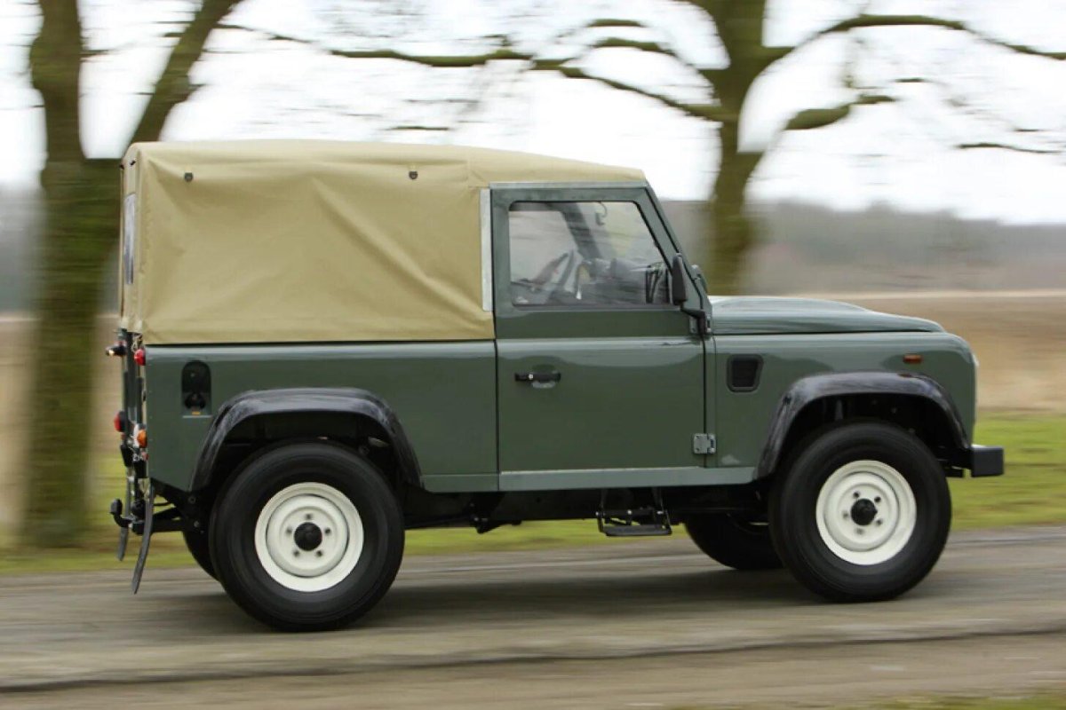 Land Rover Defender 90 Soft Top
