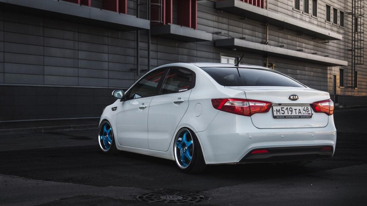 Тюнингованная Киа Рио 3 седан