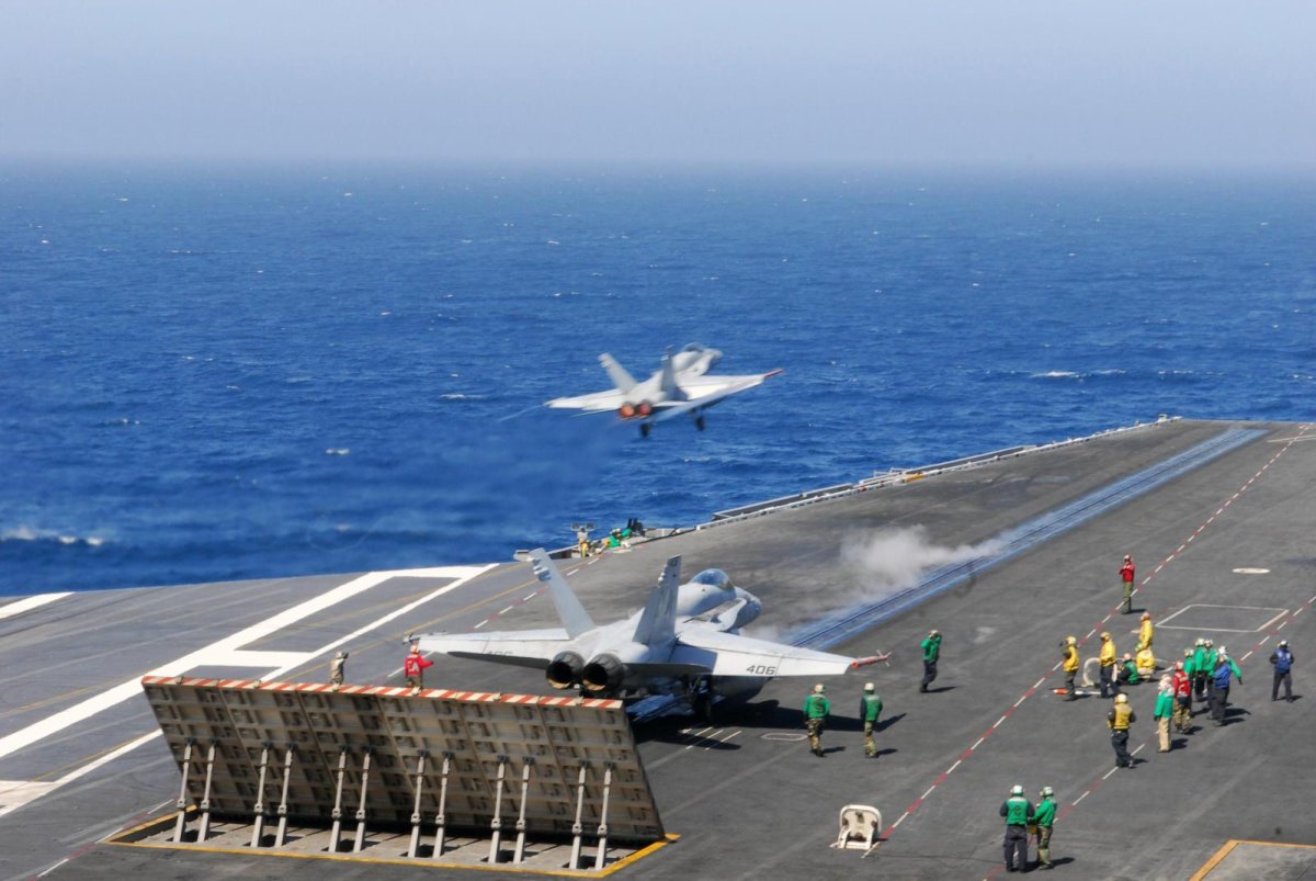 Самолет авианосец