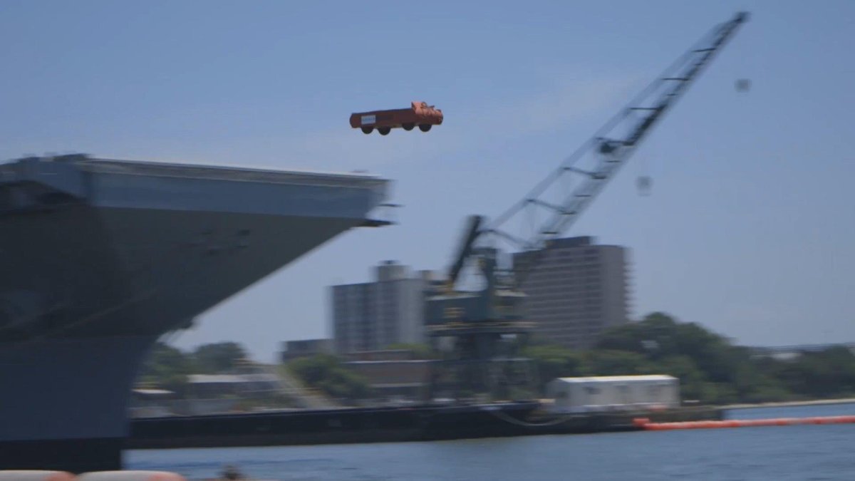 Авианосец gif