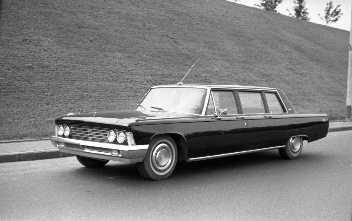 ЗИЛ-114 седан