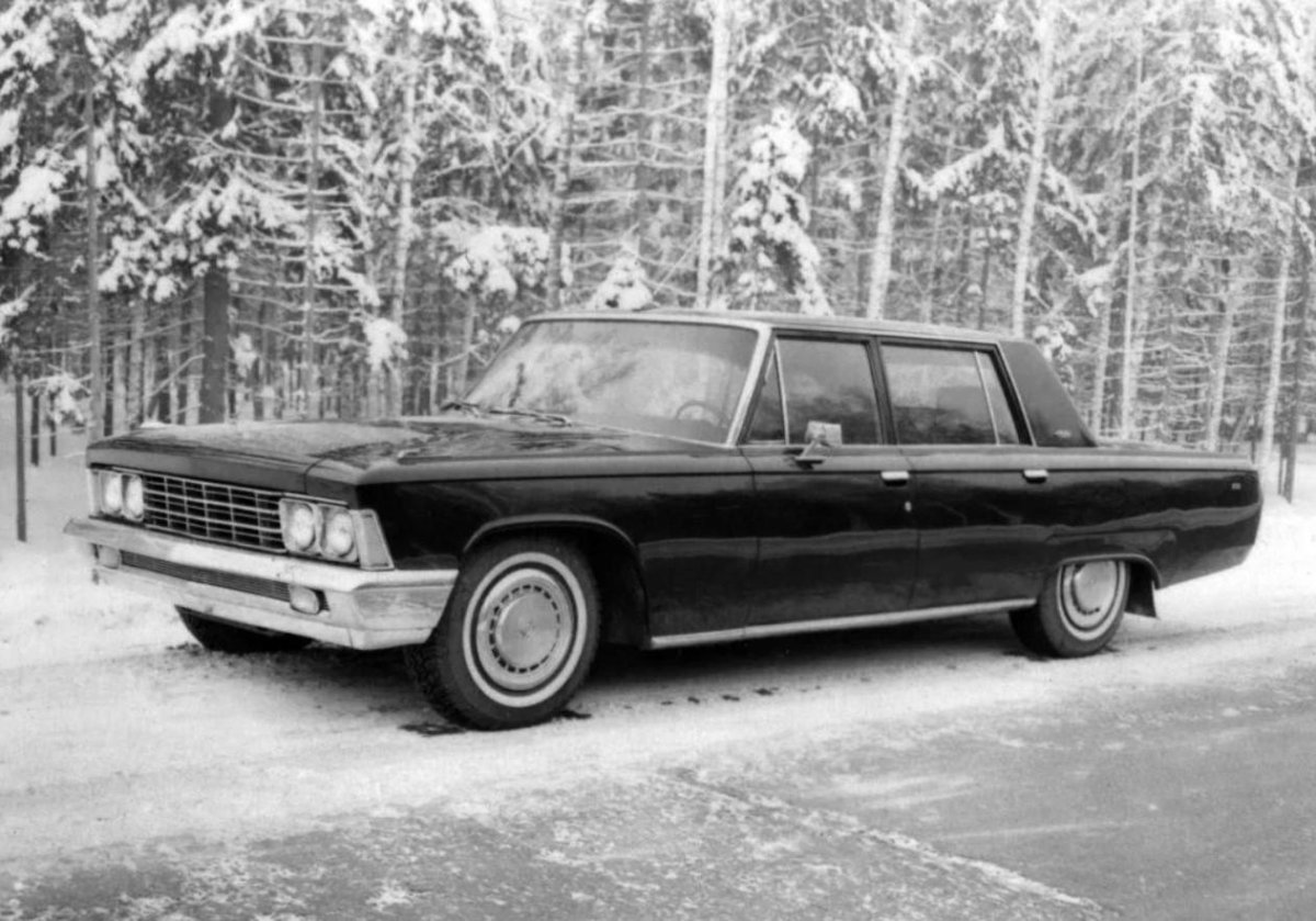 ЗИЛ-117 седан