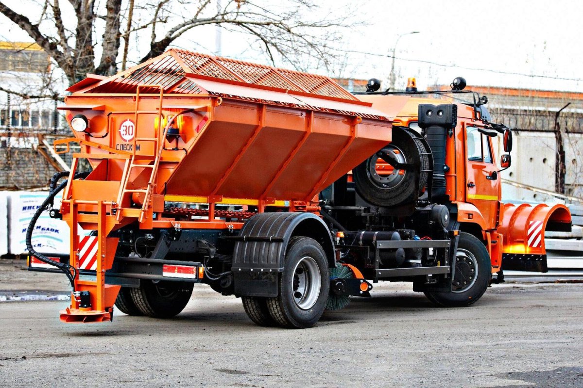 Машина дорожная комбинированная эд244кма