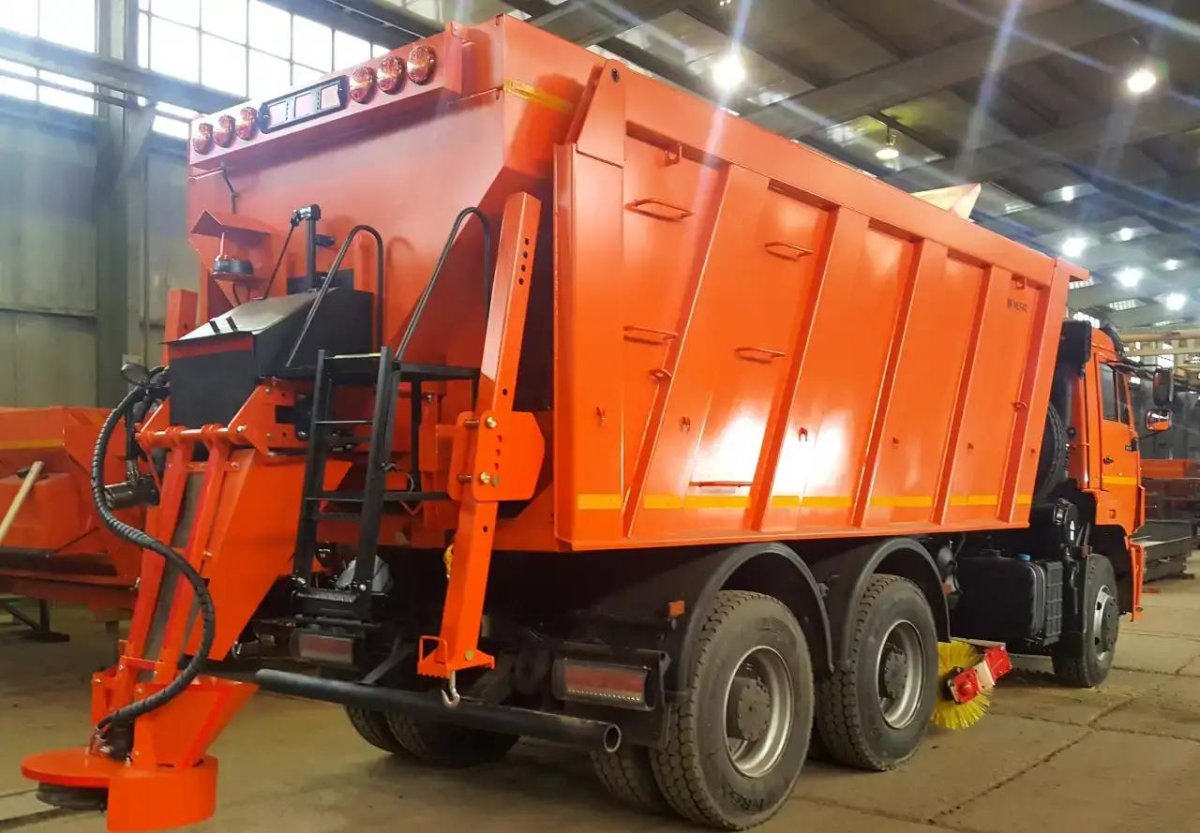 Машина комбинированная дорожная КДМ g20