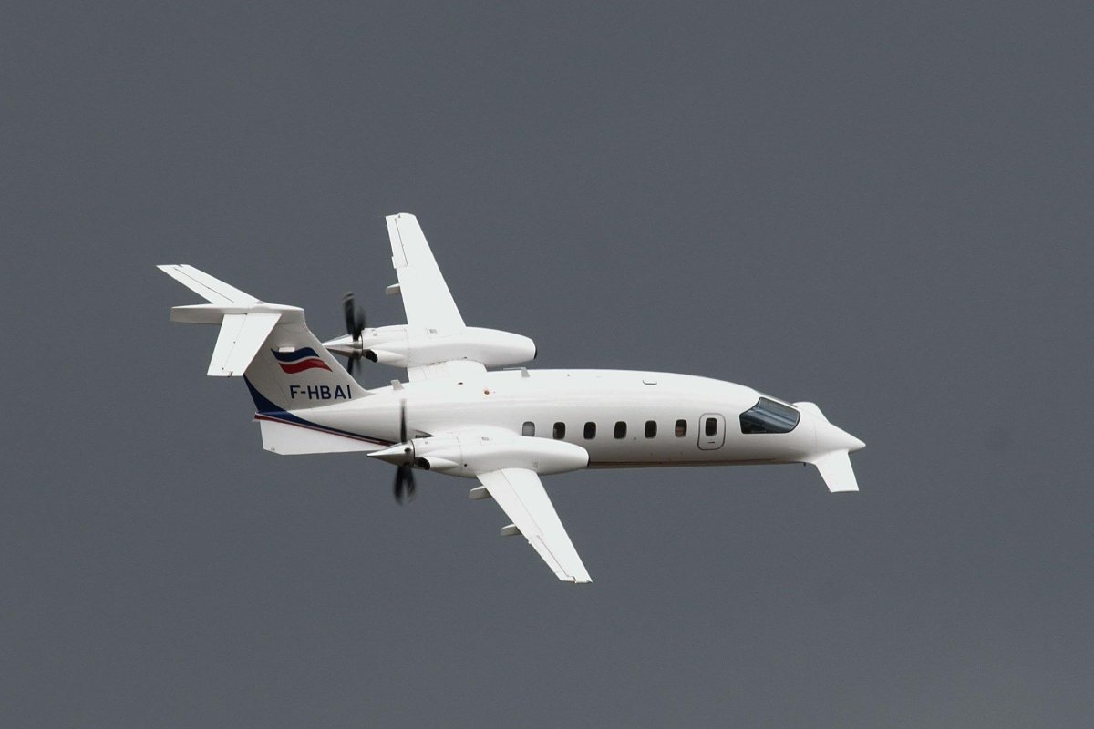 Piaggio p180