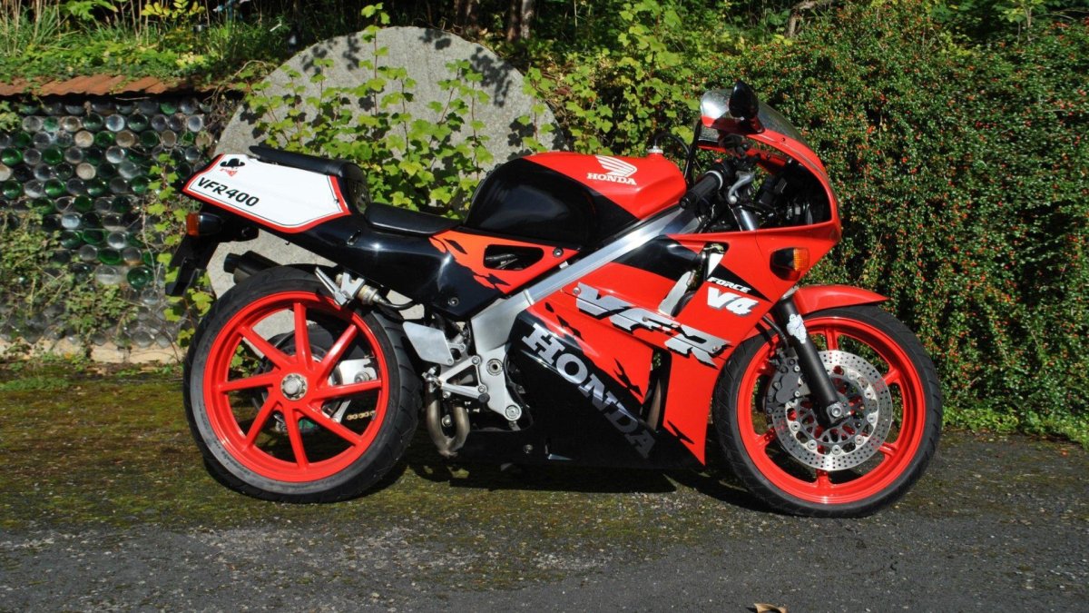 Honda VFR 400 RR