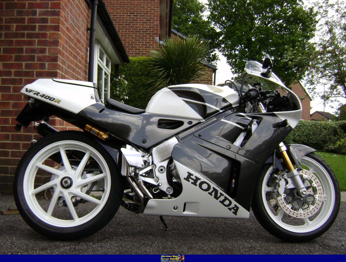 Honda VFR 400 RR