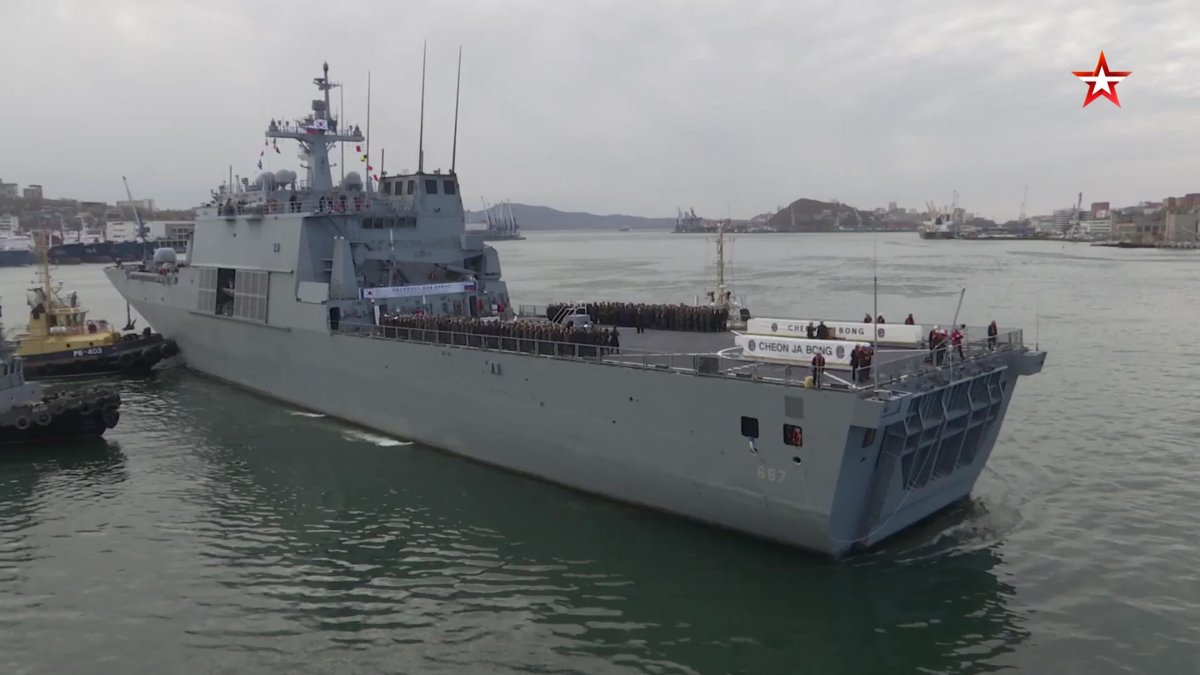 Новый минный заградитель Nampo 570 ВМС Республики Корея