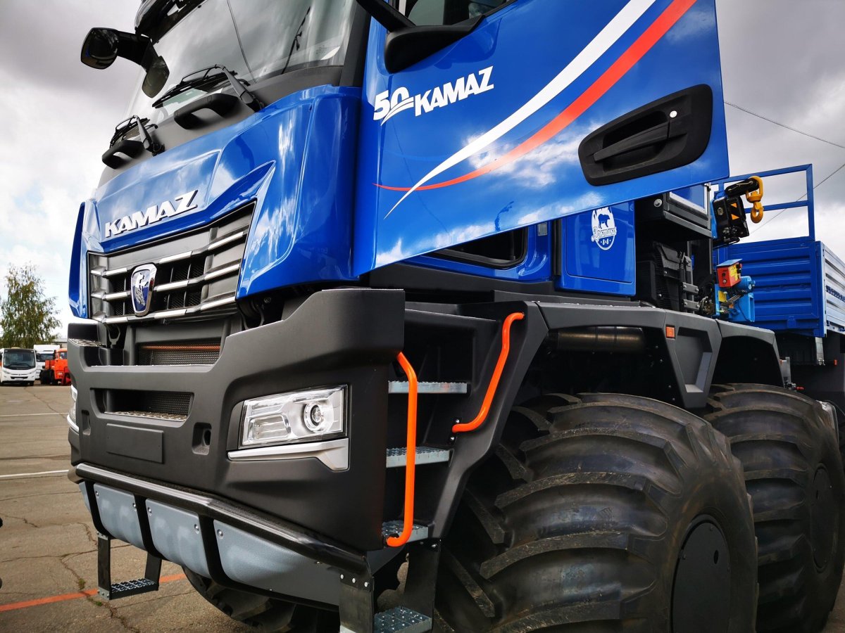 Новый КАМАЗ вездеход 8х8