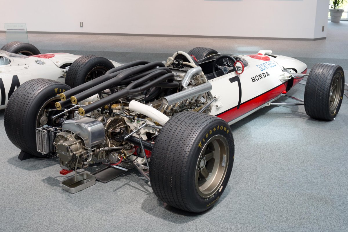 Honda v8 машина