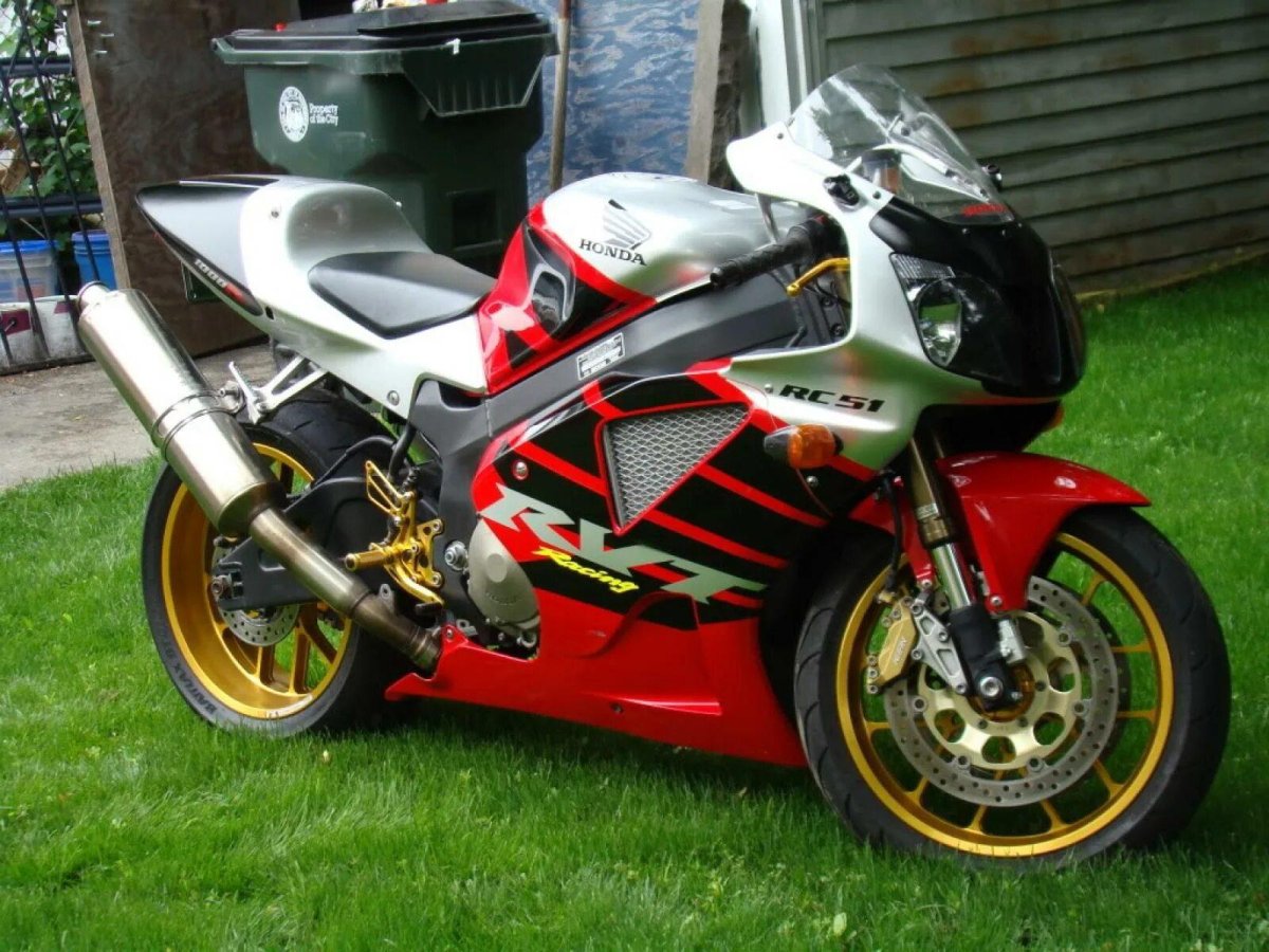 RVT 1000 rc51