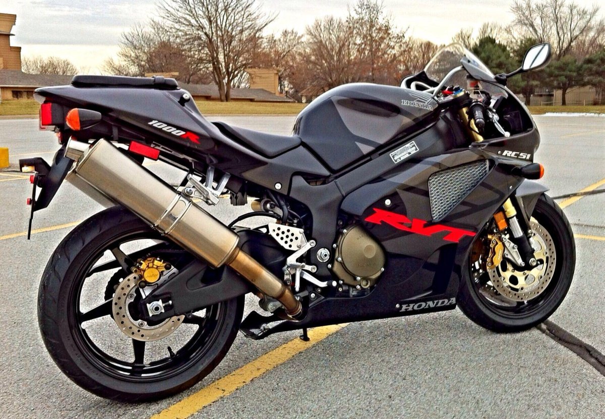 RVT 1000 rc51