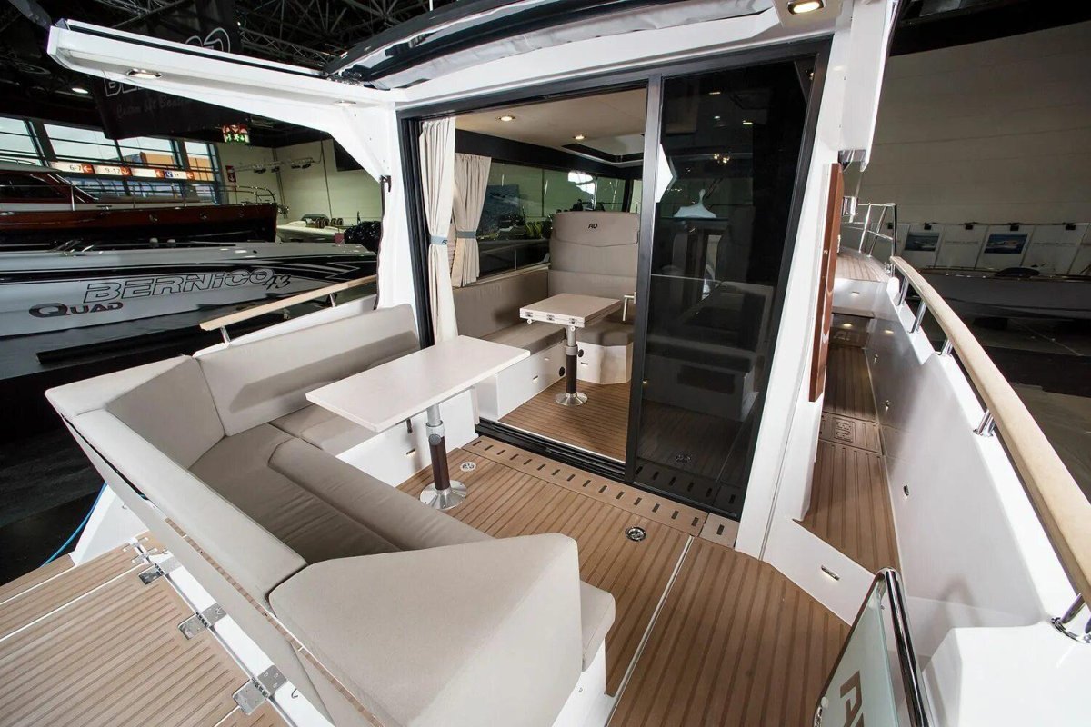 Катер Аквадор 35