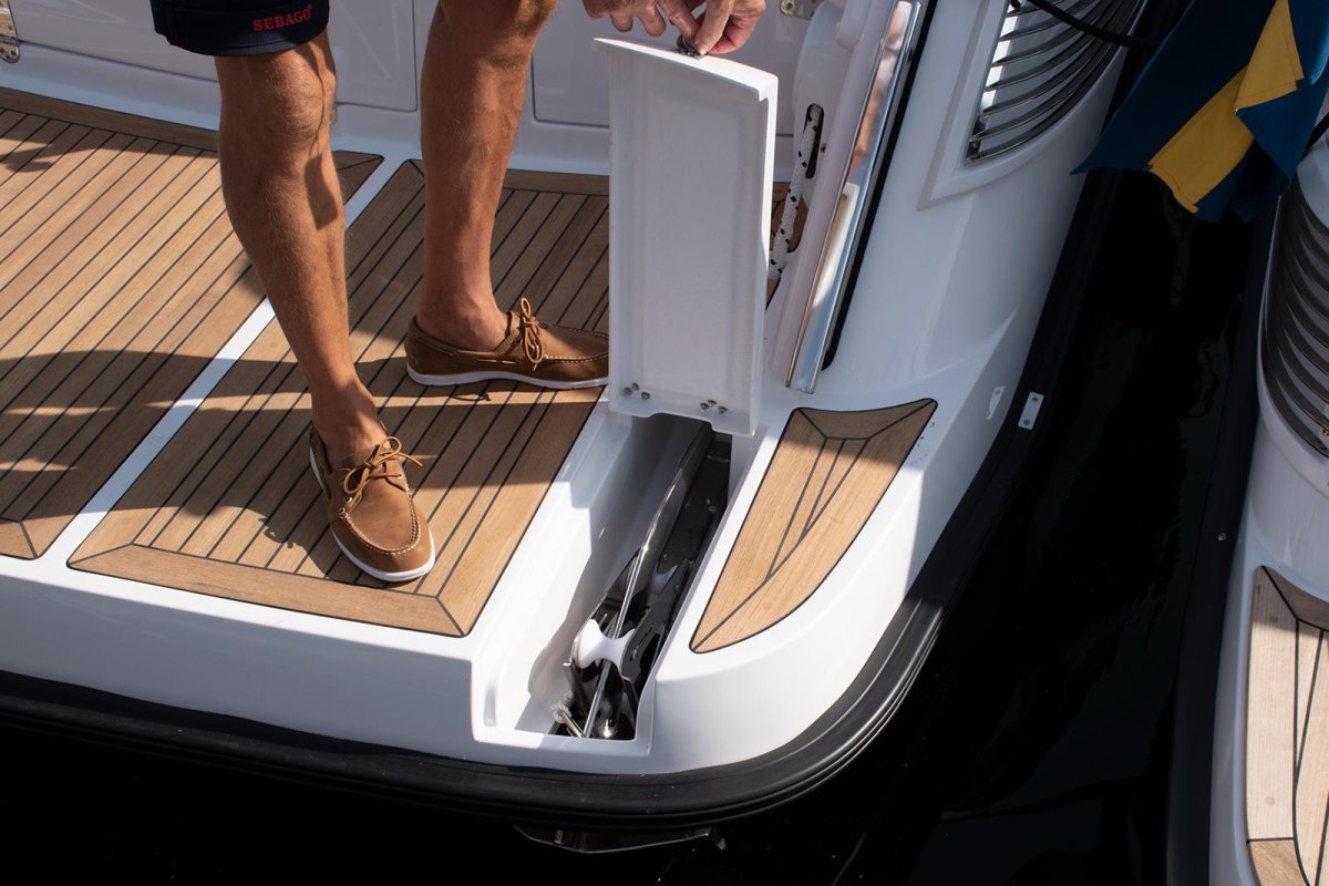 Катер Aquador 28