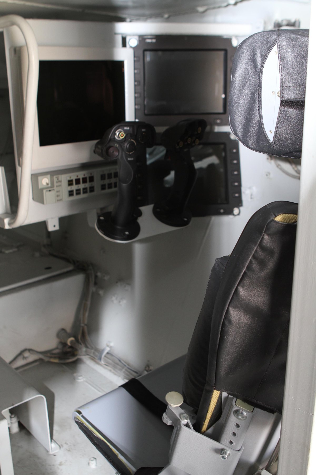 Бумеранг колёсная платформа кабина