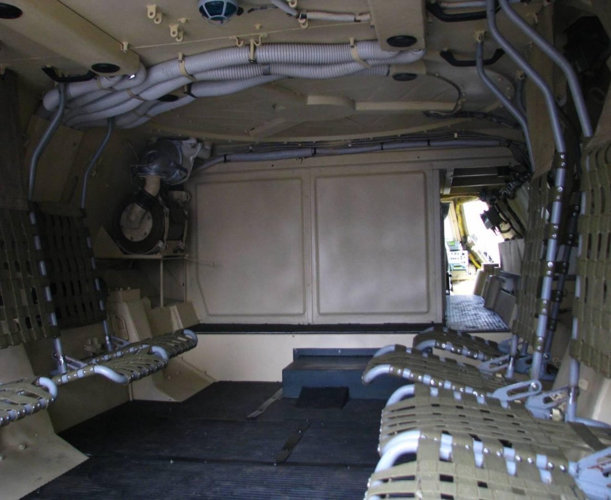 БТР 80 салон